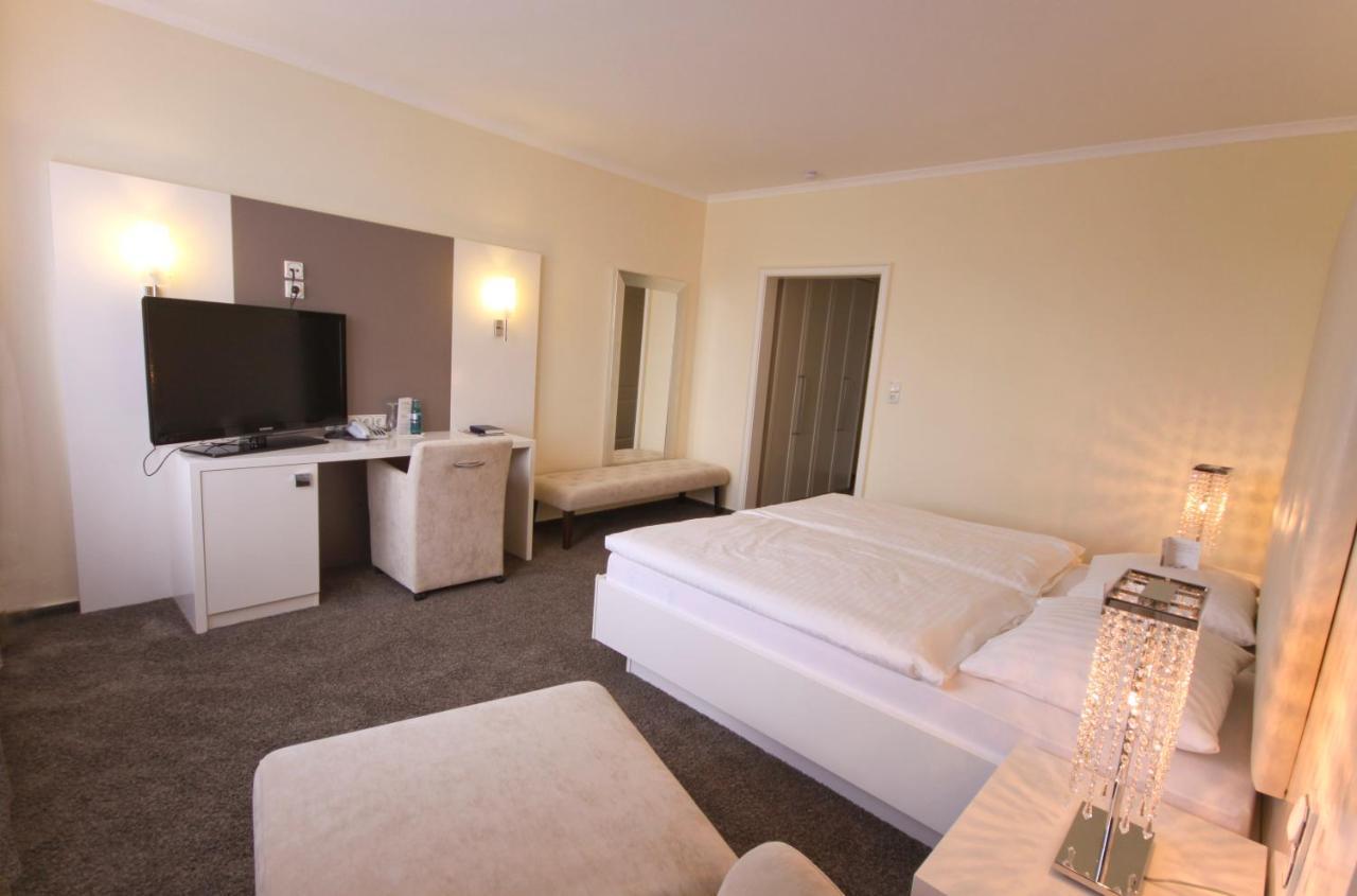Hotel-Restaurant Zur Krone Löhnberg Екстериор снимка
