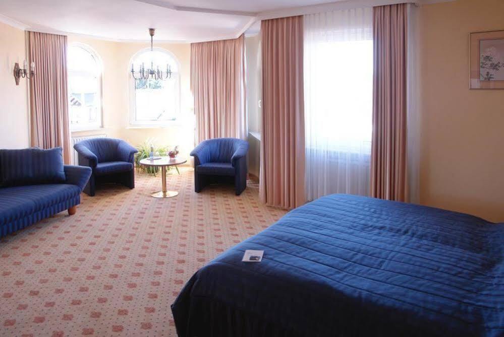 Hotel-Restaurant Zur Krone Löhnberg Екстериор снимка